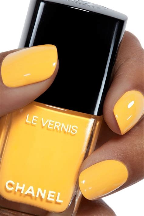 chanel le vernis nail 592 giallo|Chanel nail varnish boots.